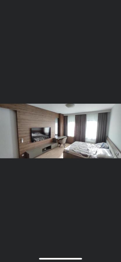 Hotel Rile Men Blue Nis Exterior photo