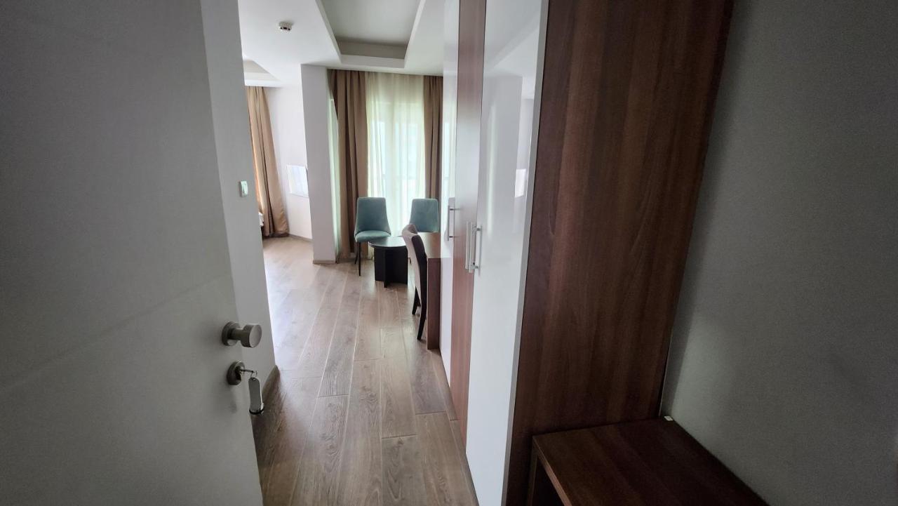 Hotel Rile Men Blue Nis Exterior photo